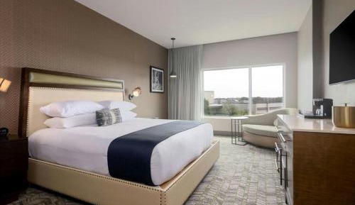 Deluxe King Room - Hearing Accessible