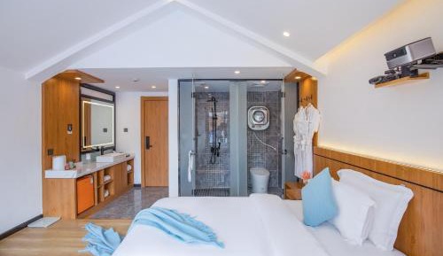 Double Room with Lake View