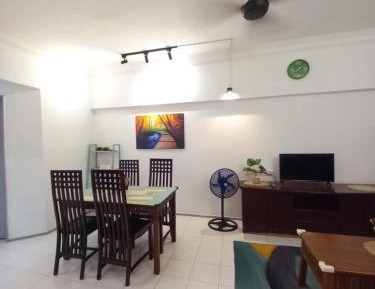 Three-Bedroom Apartment with Balcony