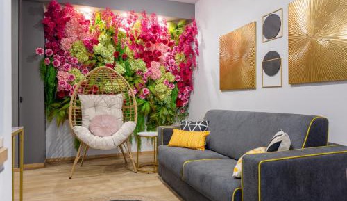 One-Bedroom Deluxe Apartment