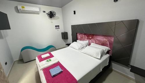 Deluxe Queen Suite
