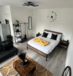 Studio - Split Level