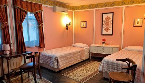 Standard Twin Room with Garden View
