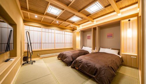 Deluxe Japanese-Western Style Twin Room