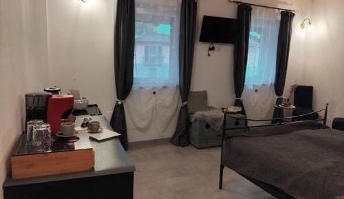 Deluxe Room (2 Adults + 1 Child)