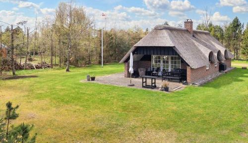 Three-Bedroom Holiday Home 
