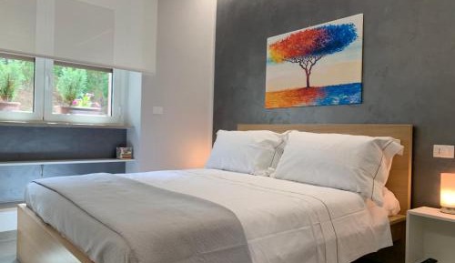 Studio Apartment with One Double Bed