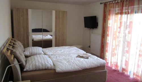 Deluxe Double Room with Extra Bed