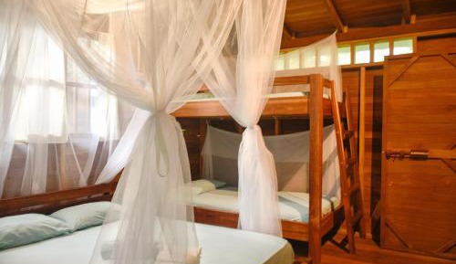 Quadruple Room with Private Bathroom