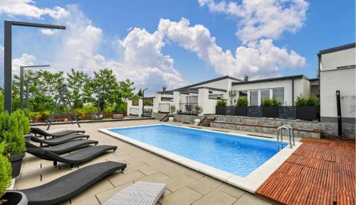 Seven-Bedroom Holiday Home