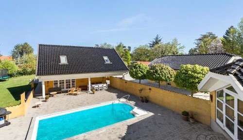 Four-Bedroom Holiday Home