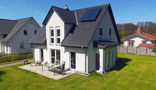 Three-Bedroom Holiday Home 