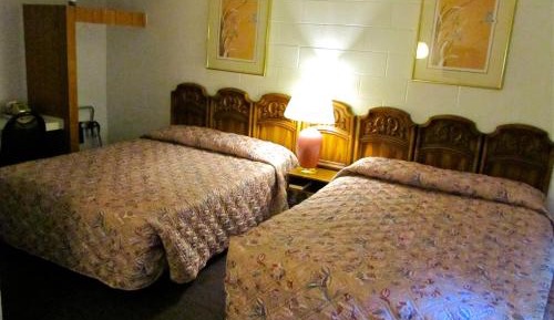 2 Queen Beds - Non-Smoking