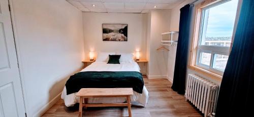 One-Bedroom Deluxe Apartment