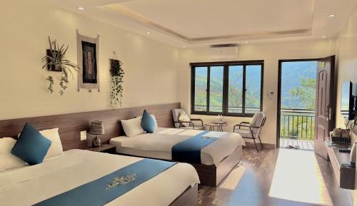 Family Room with Mountain View