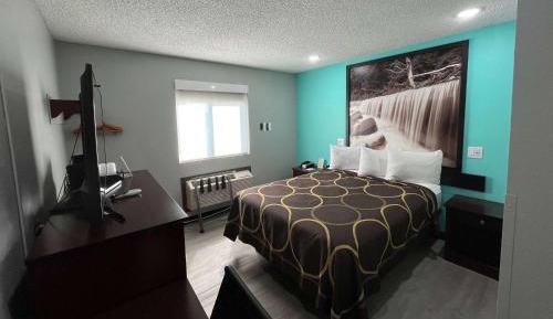 Queen Room - Mobility Access/Non-Smoking