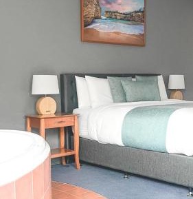 King Room with Spa Bath