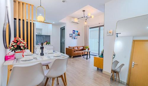 Two-Bedroom Deluxe Apartment with Balcony
