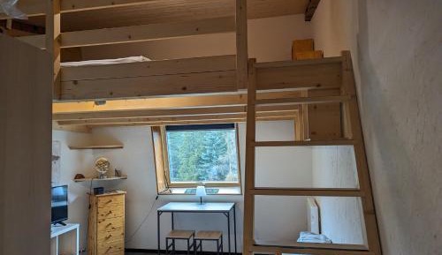 Studio with Mountain View