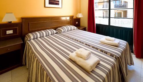 One-Bedroom Apartment with Balcony and Sea View