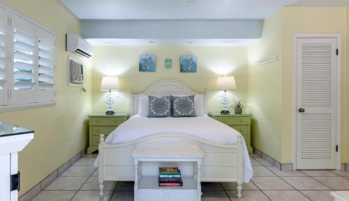 Queen Room with Garden View