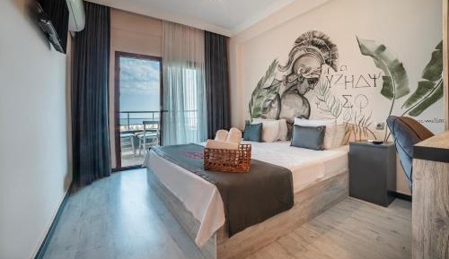 Deluxe Double Room with Balcony and Sea View