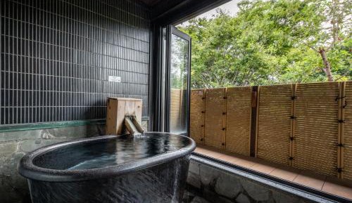 Superior Double Room with Tatami Area with Semi Open-Air Bath (32㎡)