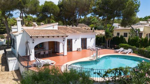 Villa with Garden View