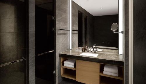 Premier Corner King Room