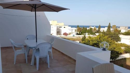 Two-Bedroom Apartment with Balcony and Sea View
