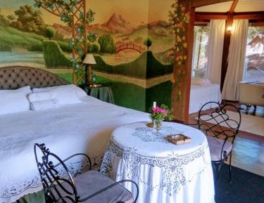 Suite with Mountain View