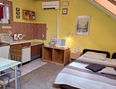 Studio Apartment with One Double Bed
