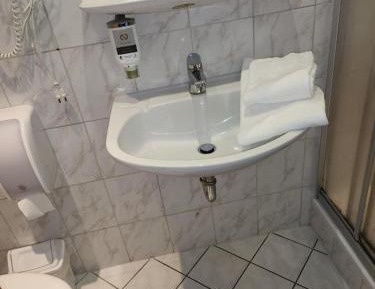 Standard Single Room with Shower