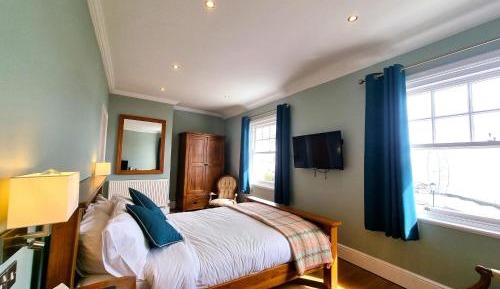 Deluxe Queen Room
