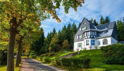 Two-Bedroom Holiday Home
