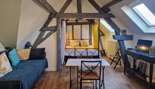 Triple Room with City View