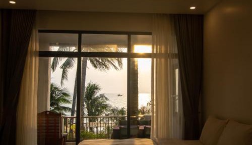 Deluxe Triple Room with Sea View