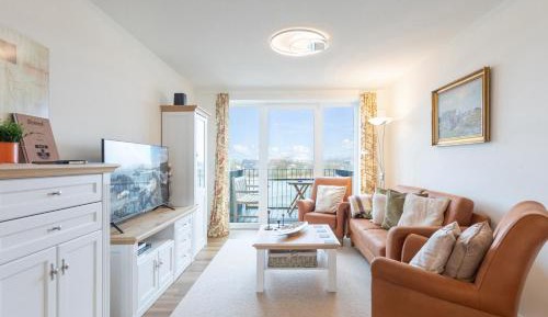 Apartment with Lake View