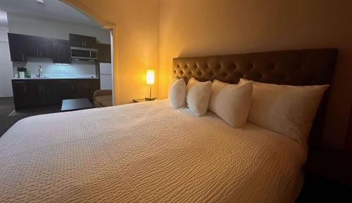 King Suite with Kitchenette - Non-Smoking - First Floor