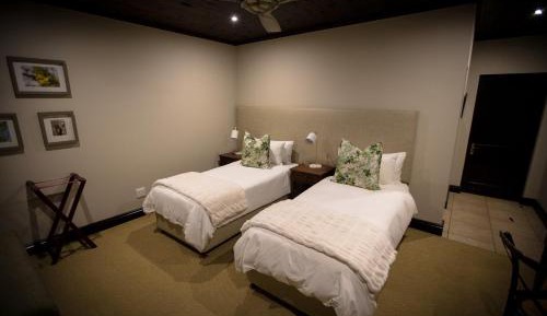 Twin Room with Mountain View