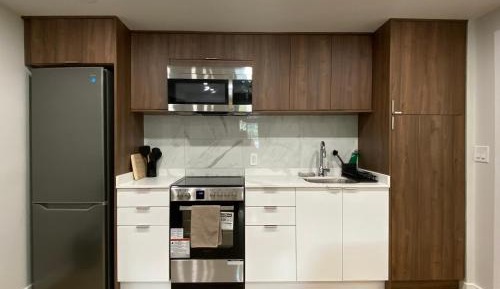 Deluxe Queen Suite