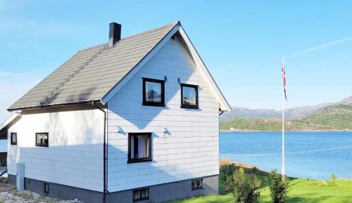 Four-Bedroom Holiday Home