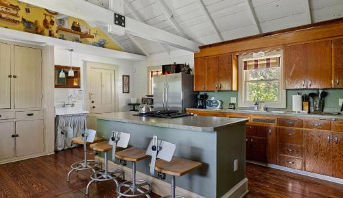 Three-Bedroom Vacation Home 