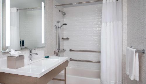 Queen Room - Disability Access