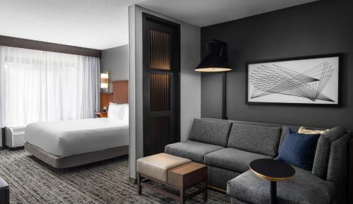 King Room with Sofa Bed and Roll-In Shower - Disability Access