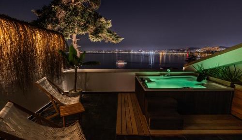 Deluxe Triple Room with Sea View