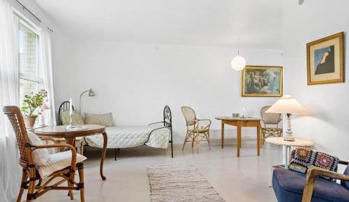 One-Bedroom Holiday Home