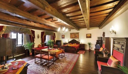 Deluxe Suite