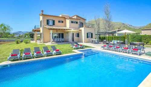 Six-Bedroom Villa 
