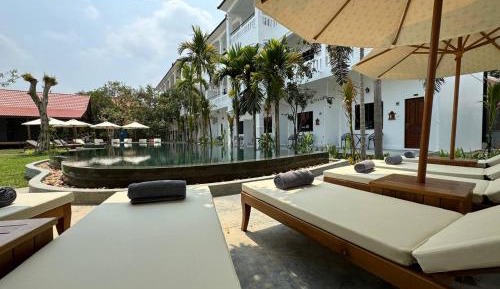 Deluxe Family Room at The Jungle - Includes Afternoon Tea & Tree Planting
